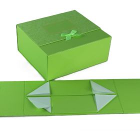 Foldable magnetic box