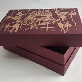 Rigid presentation box