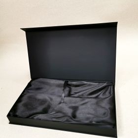 Rigid two piece box
