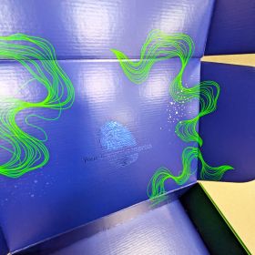 Spot UV on corrugated box